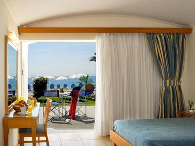 Kinetta Beach Resort & Spa