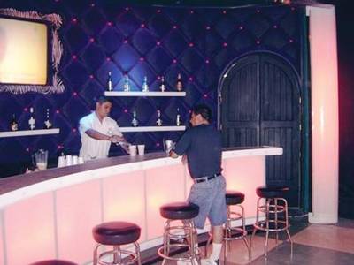 Las Torres Gemelas Suites & Beach Resort