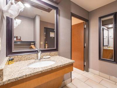 Best Western Plus Gran Tree Inn