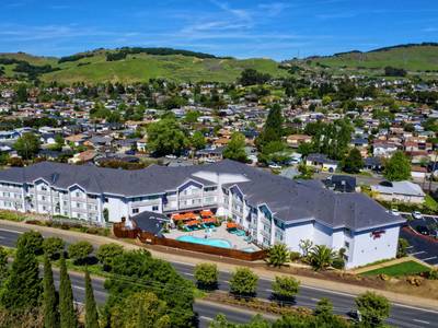 Inn & Suites at Discovery Kingdom