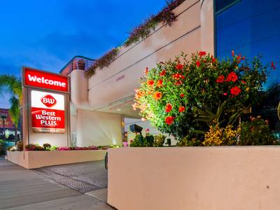 Best Western Plus Suites Hotel