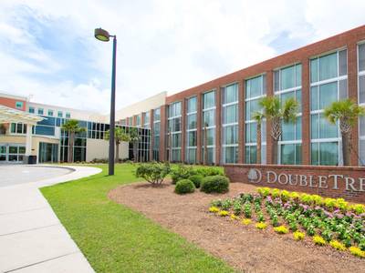 DoubleTree by Hilton Hotel and Suites Charleston Airport