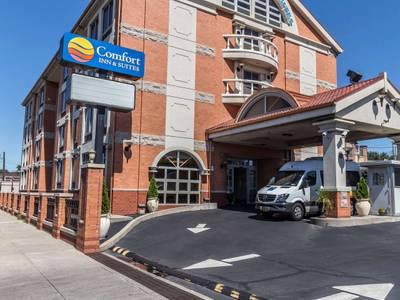 Comfort Inn & Suites Airport
