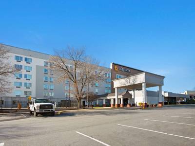 La Quinta Inn & Suites DC Metro Capitol Beltway