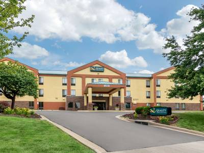 Quality Inn & Suites Lenexa Kansas City