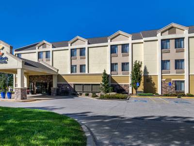Comfort Inn & Suites Kansas City - Northeast
