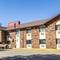 Econo Lodge North