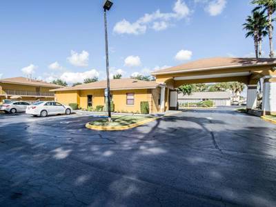 Quality Inn Near Blue Spring