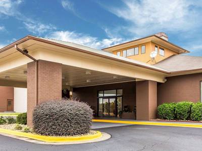 Days Inn & Suites Hickory