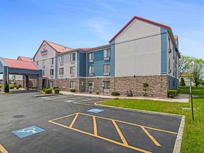 Comfort Suites Lansing