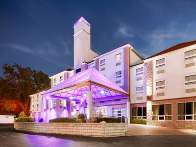 Best Western Plus Sandusky Hotel & Suites