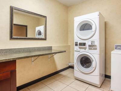 Comfort Suites Vancouver