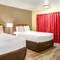 Econo Lodge Inn & Suites