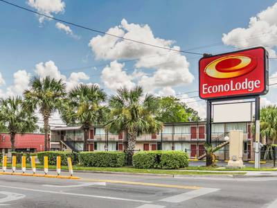 Econo Lodge North