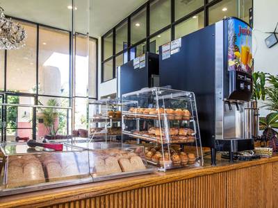 Econo Lodge Ontario Airport