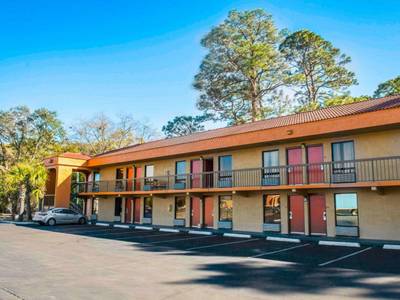 Econo Lodge Panama City