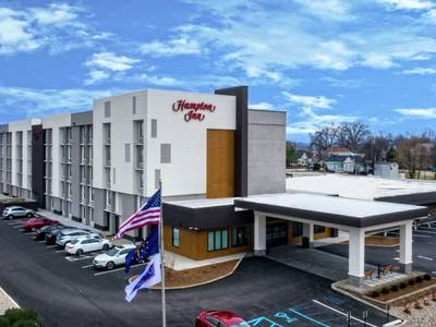 Best Western Plus West I-64