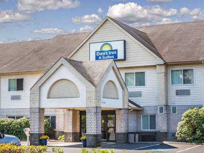 Days Inn & Suites by Wyndham Vancouver
