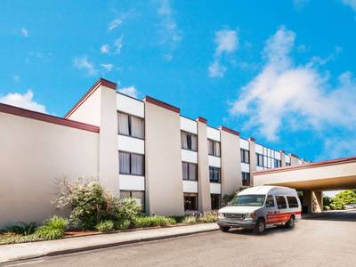 Ramada Lansing Hotel & Conference Center