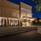 DoubleTree by Hilton Raleigh - Brownstone - University
