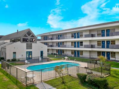 Studio 6 San Antonio Airport