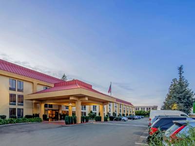 La Quinta Inn & Suites Oakland Airport Coliseum