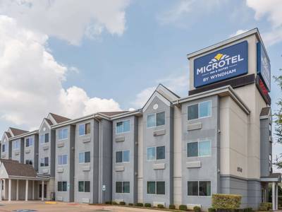 Microtel Inn & Suites by Wyndham Ft. Worth North/At Fossil