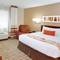 Hawthorn Suites by Wyndham Charlotte/Executive Park