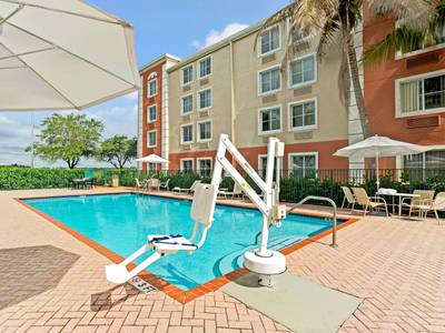 Baymont Inn & Suites Miami Doral
