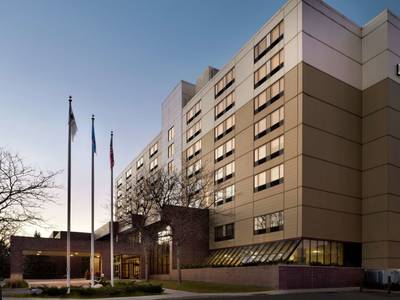 DoubleTree by Hilton St. Paul East