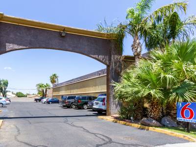 Motel 6 Glendale AZ
