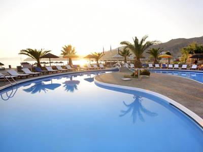 Far Out Village (Foto)