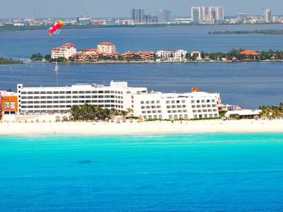Flamingo Cancun Resort