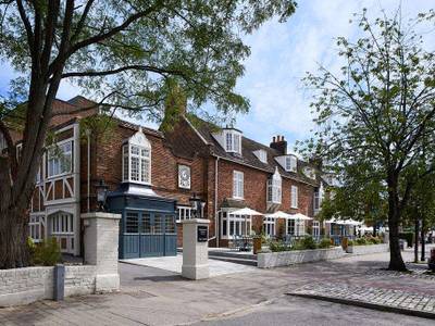 Cromwell Corus Hotel