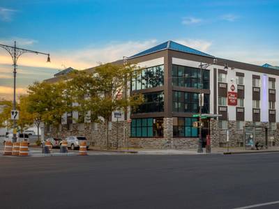 Best Western Plus Brooklyn Bay Hotel