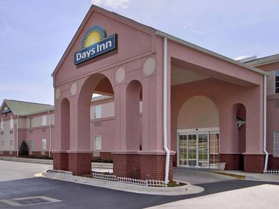 Days Inn and Suites Huntsville