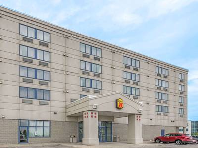 Super 8 Mississauga