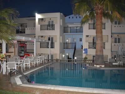 Sunshine Studios & Apartments