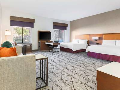 Hampton Inn & Suites Windsor- Sonoma Wine Country