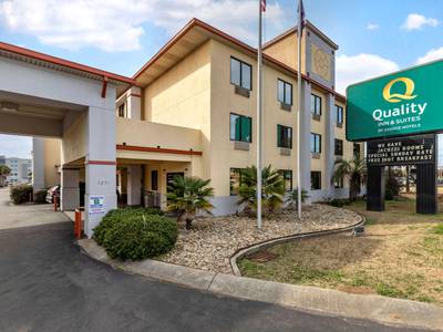Quality Inn & Suites Ft. Jackson Maingate