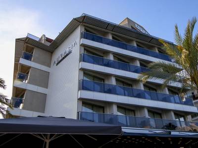 Aurasia Beach Hotel 