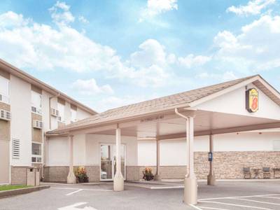 Super 8 Kenora