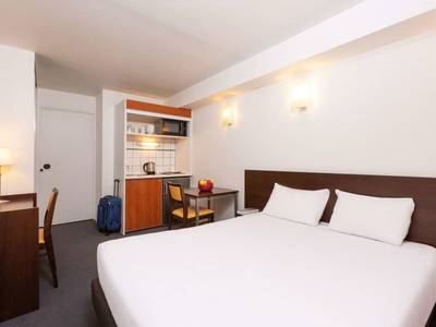 Apart Adagio access la Défense Léonard de Vinci