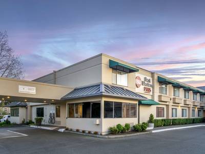 Best Western Plus Edmonds Harbor Inn