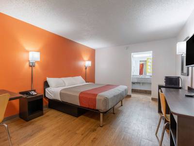 Motel 6 Bryan, TX - Texas Avenue