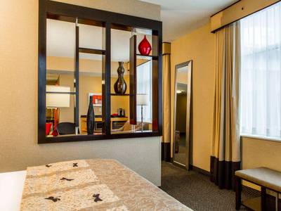 Cambria Suites Raleigh-Durham Airport