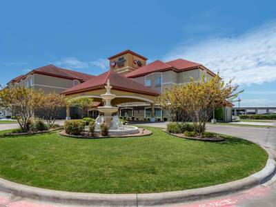 Best Western Plus Monica Royale Inn & Suites