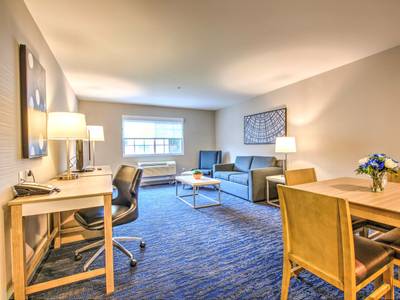 Best Western Plus Media Center Inn & Suites