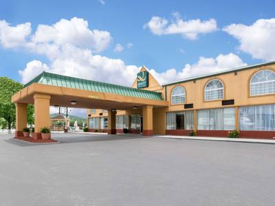 Quality Inn & Suites  Horse Cave