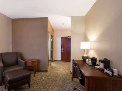 Comfort Inn & Suites Las Vegas - Nellis